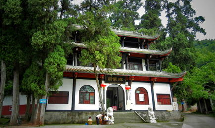初夏歡樂行，暢游鶴鳴山